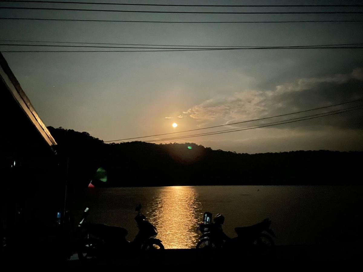 Dutchman Homestay Ko Kut エクステリア 写真