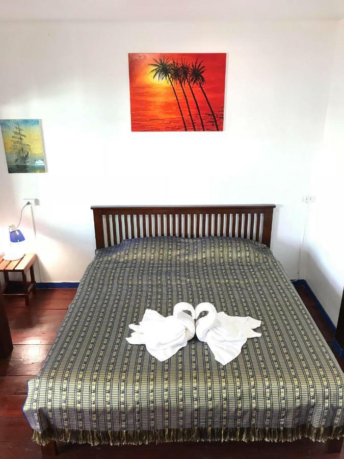 Dutchman Homestay Ko Kut エクステリア 写真
